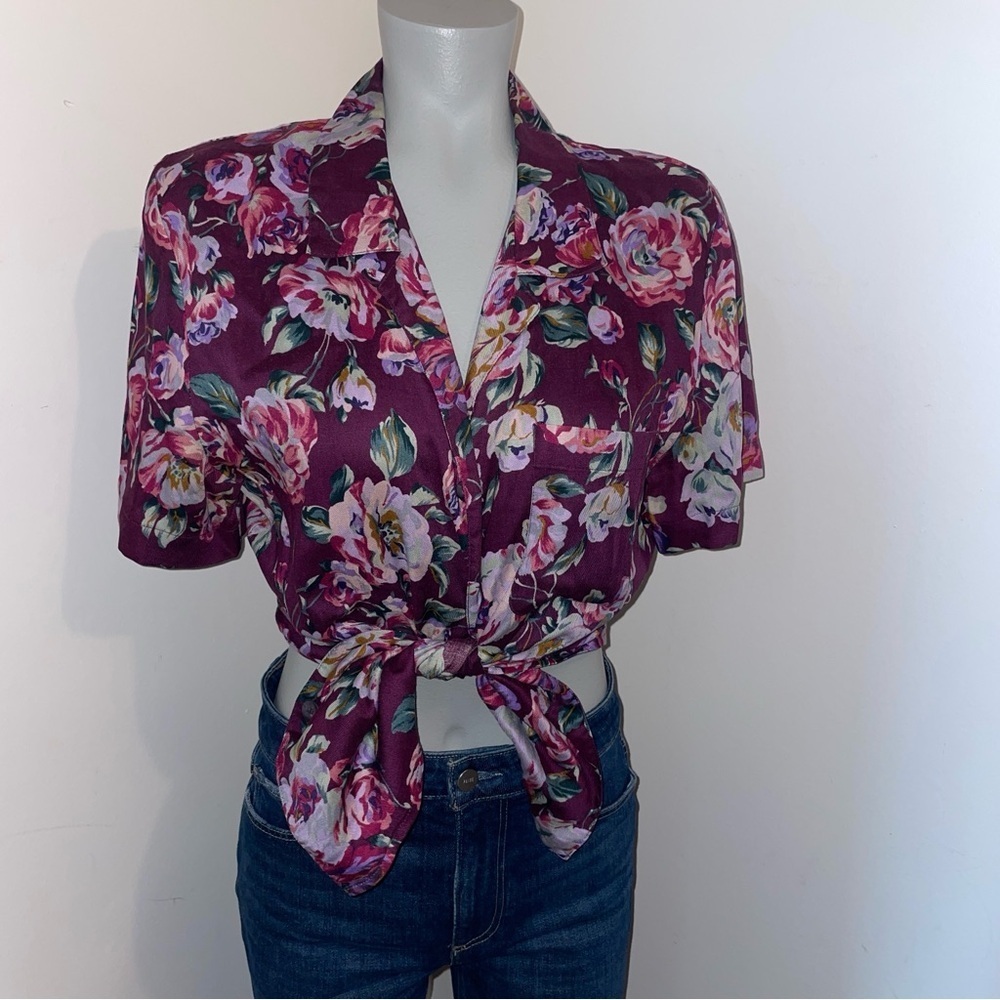 JH Collectibles button down shirt short sleeve notched collar purple floral 10
